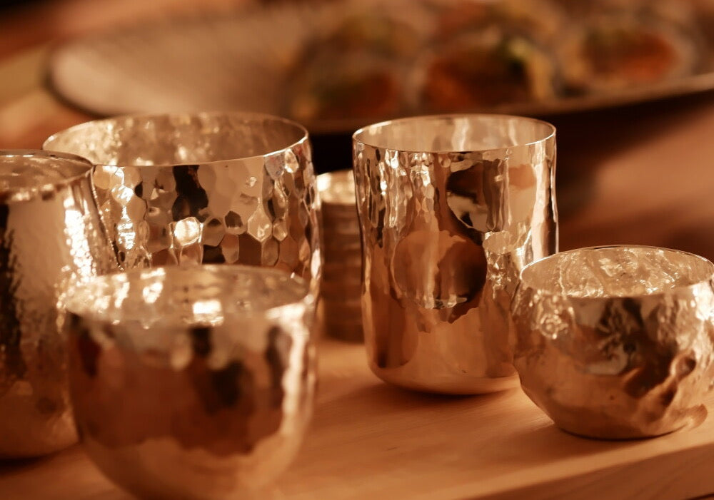 伝統工芸士とコラボで作る！ バイヤー松澤が使いたい銀の酒器プロジェクト