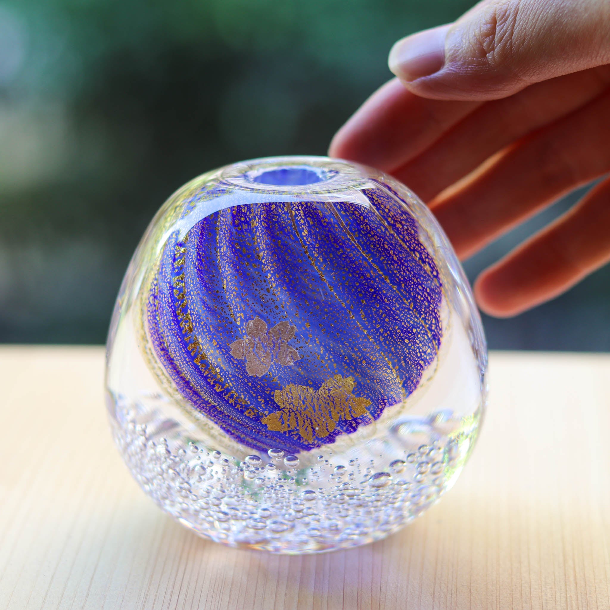 綾ガラス 一輪挿し | 月影の桜 | コバルトブルー | グラスアート黒木