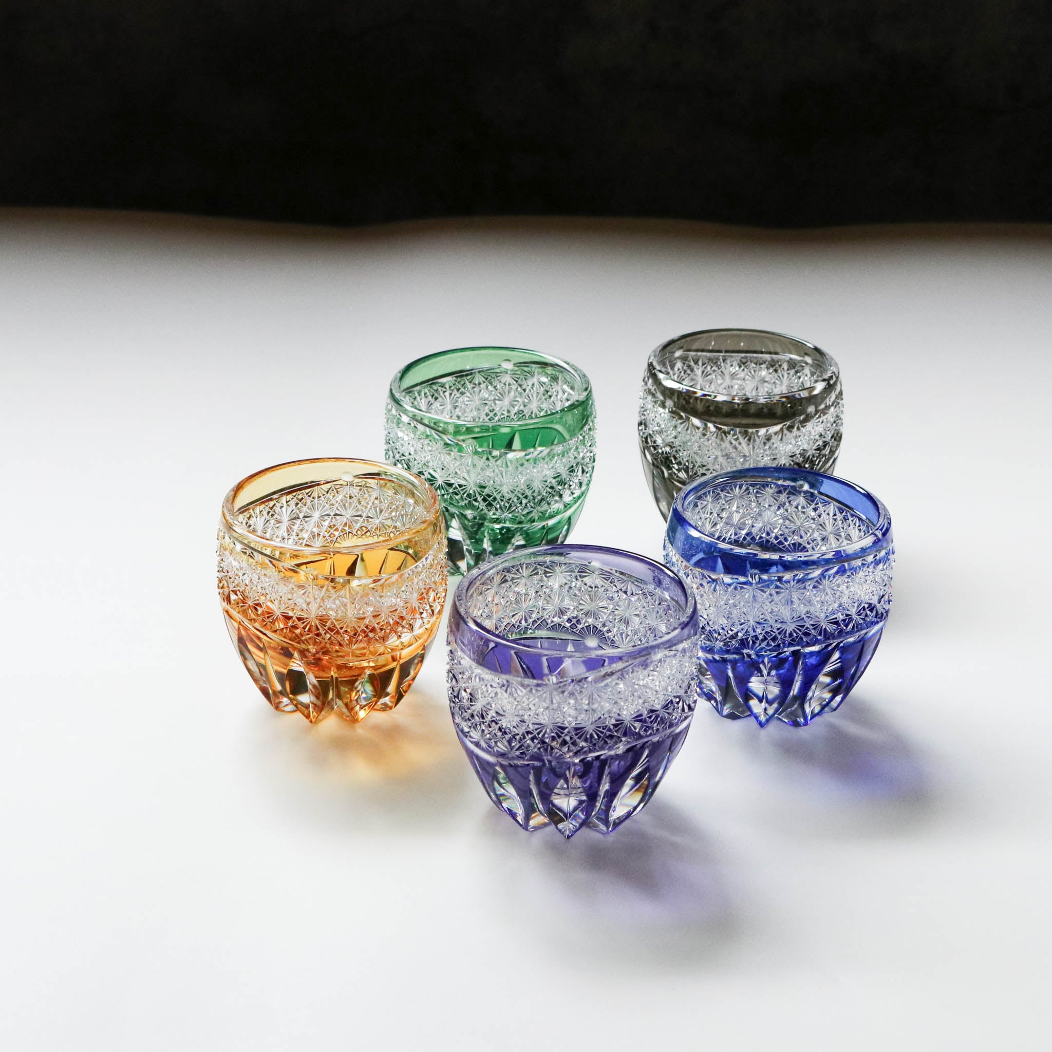 ガラス作家　作家　白幡明　籠目紋　ぐい呑　切子　日本伝統工芸展受賞　入賞　工芸品 粒六角紋 ガラス平皿 白幡明 ガラス皿 ガラス工芸 ガラス作家 日本工芸