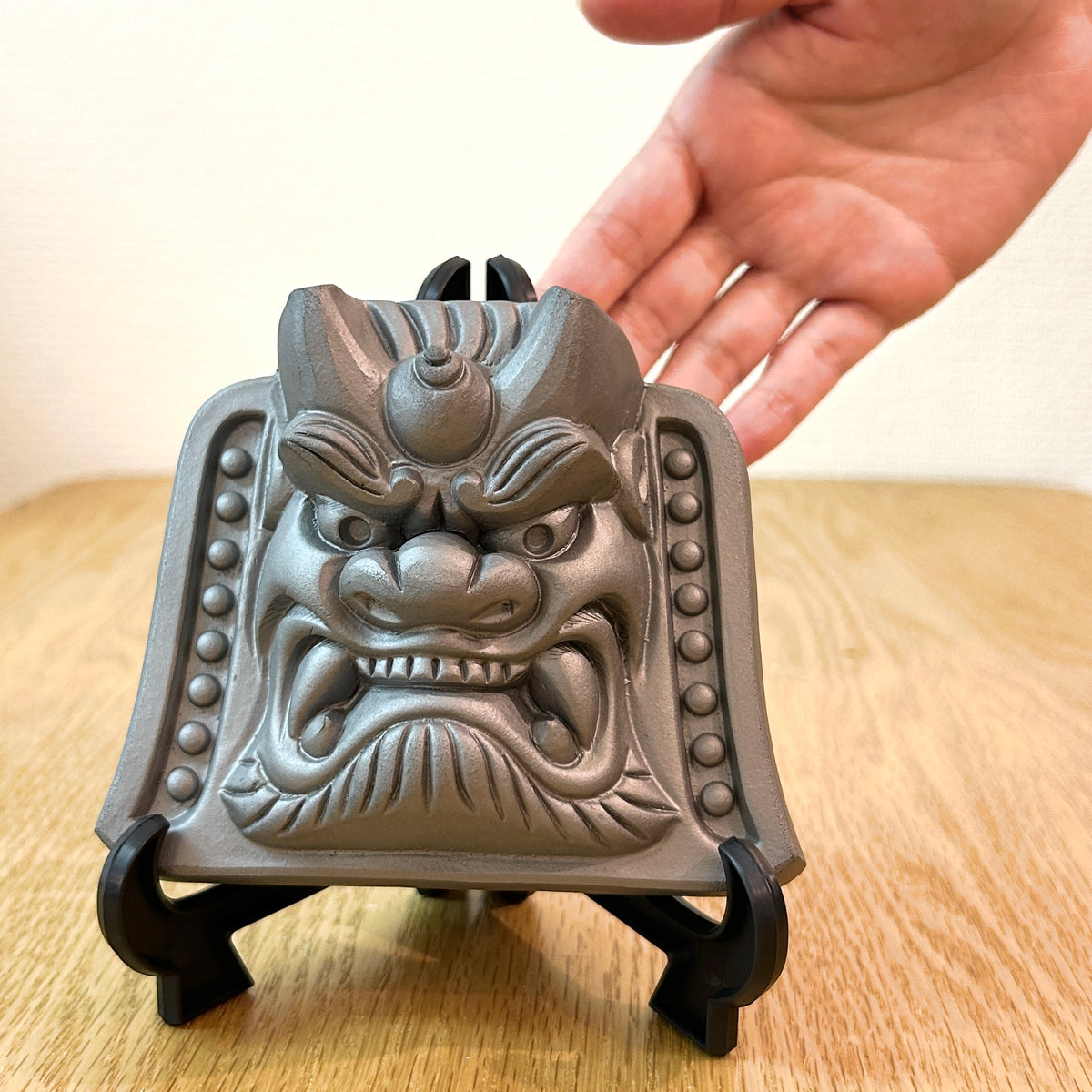 大幅値下げ！鬼板師による手作りの鬼瓦の置物になります。 ままならなく