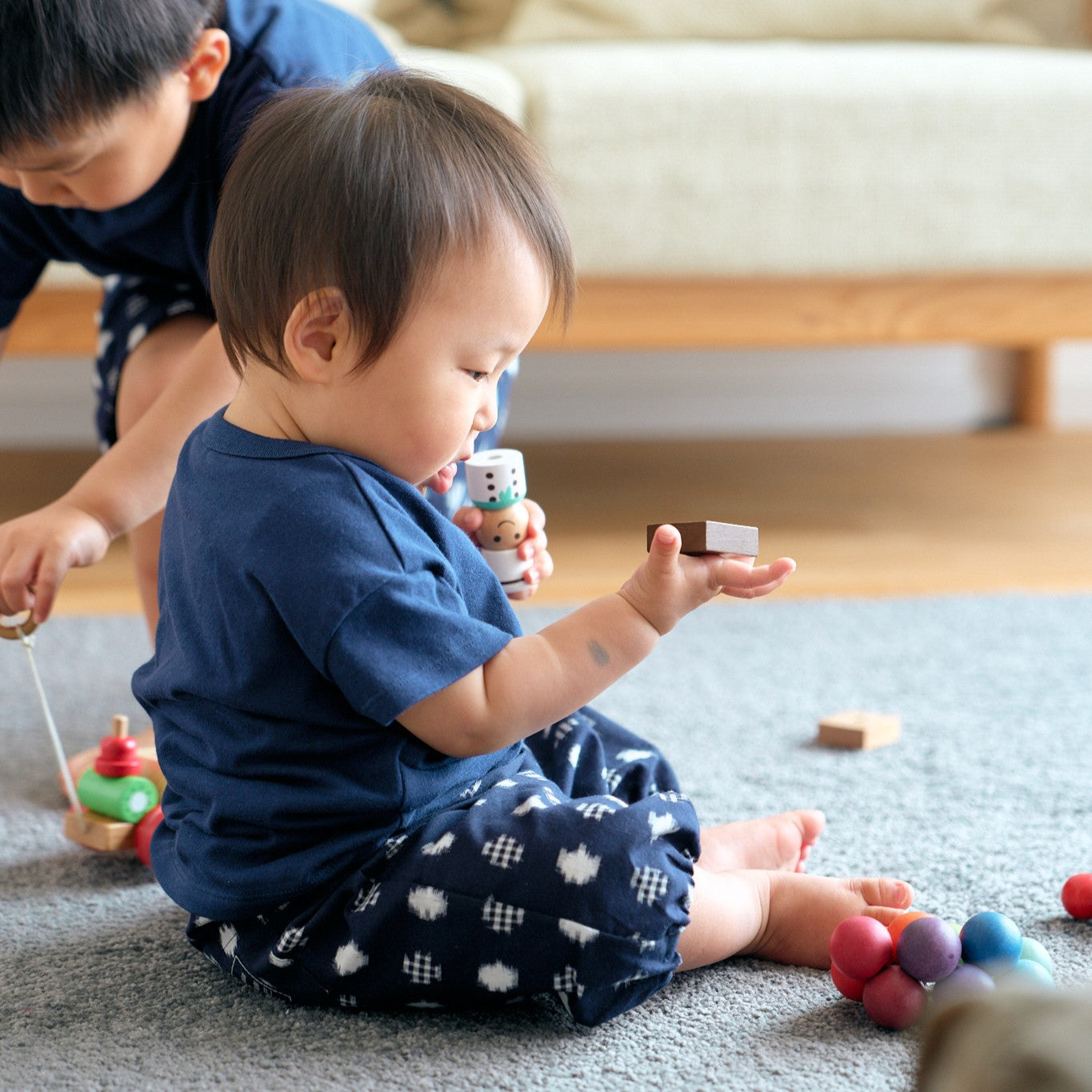 久留米絣 子供用 | もんぺっぺ スタイチーフ | 紺水玉格子 | TAKUMI Collection