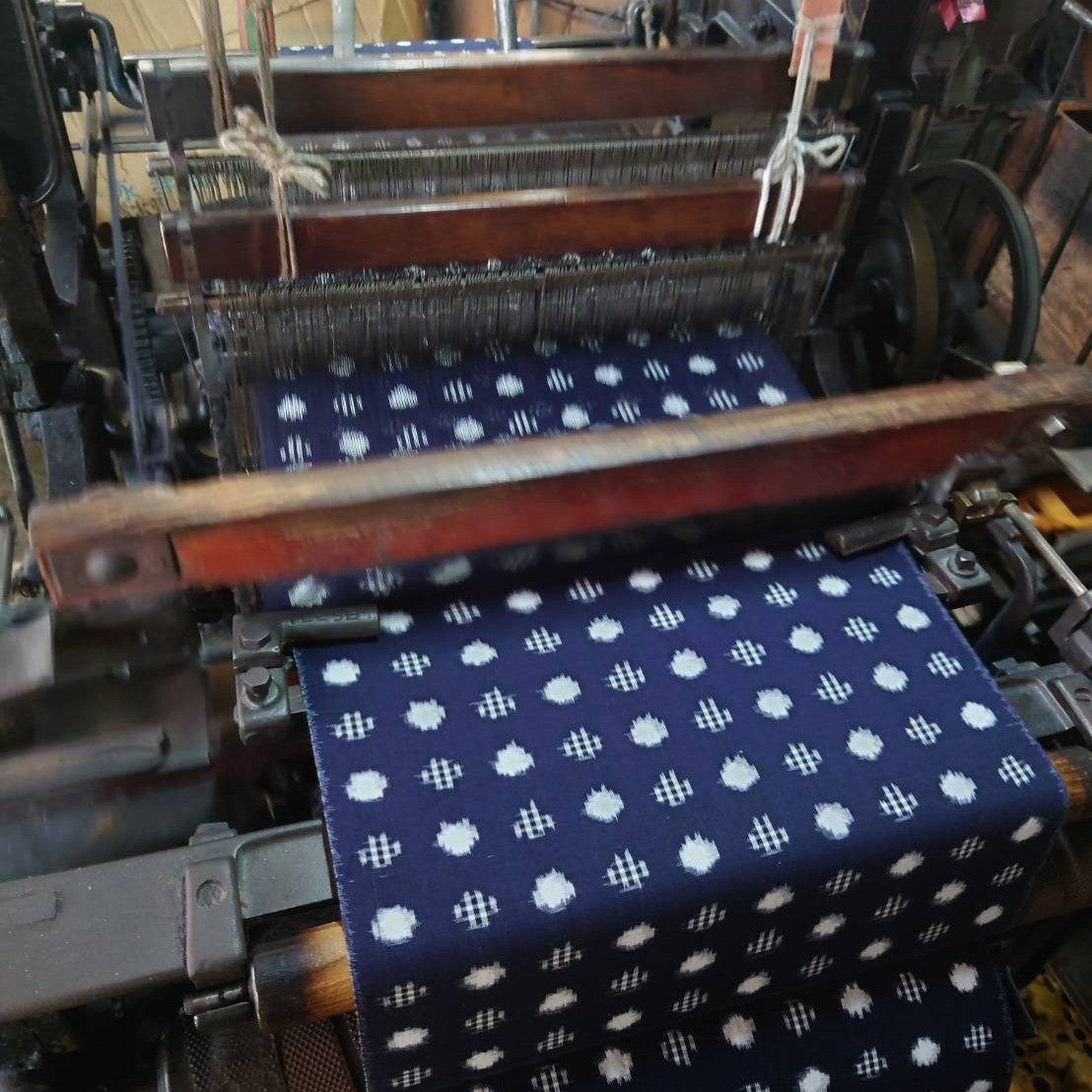 久留米絣 子供用 | もんぺっぺ スタイチーフ | 紺水玉格子 | TAKUMI Collection