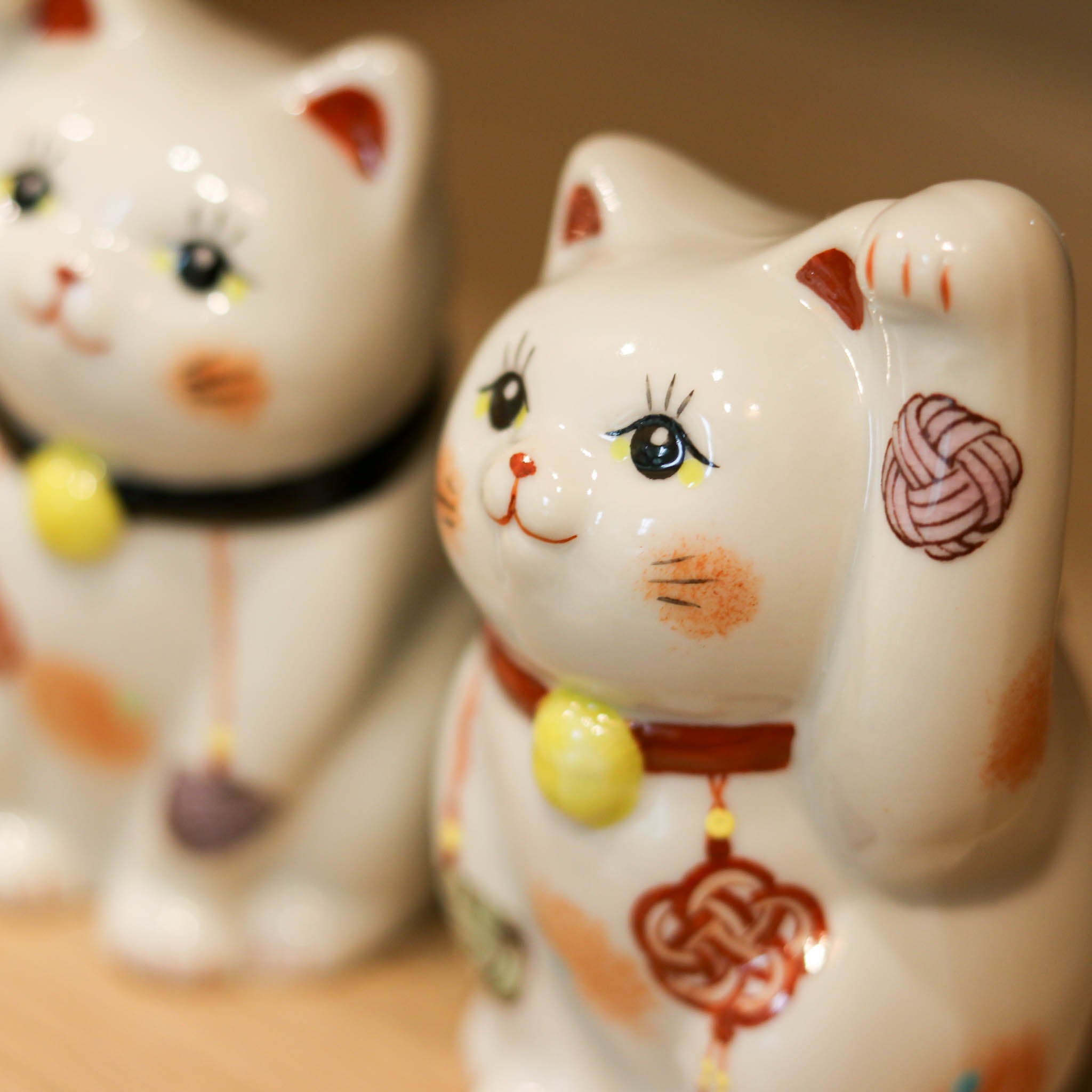 九谷焼 置物 | 招き猫 水引-結- ペアセット |  黒・赤 | 虚空蔵窯