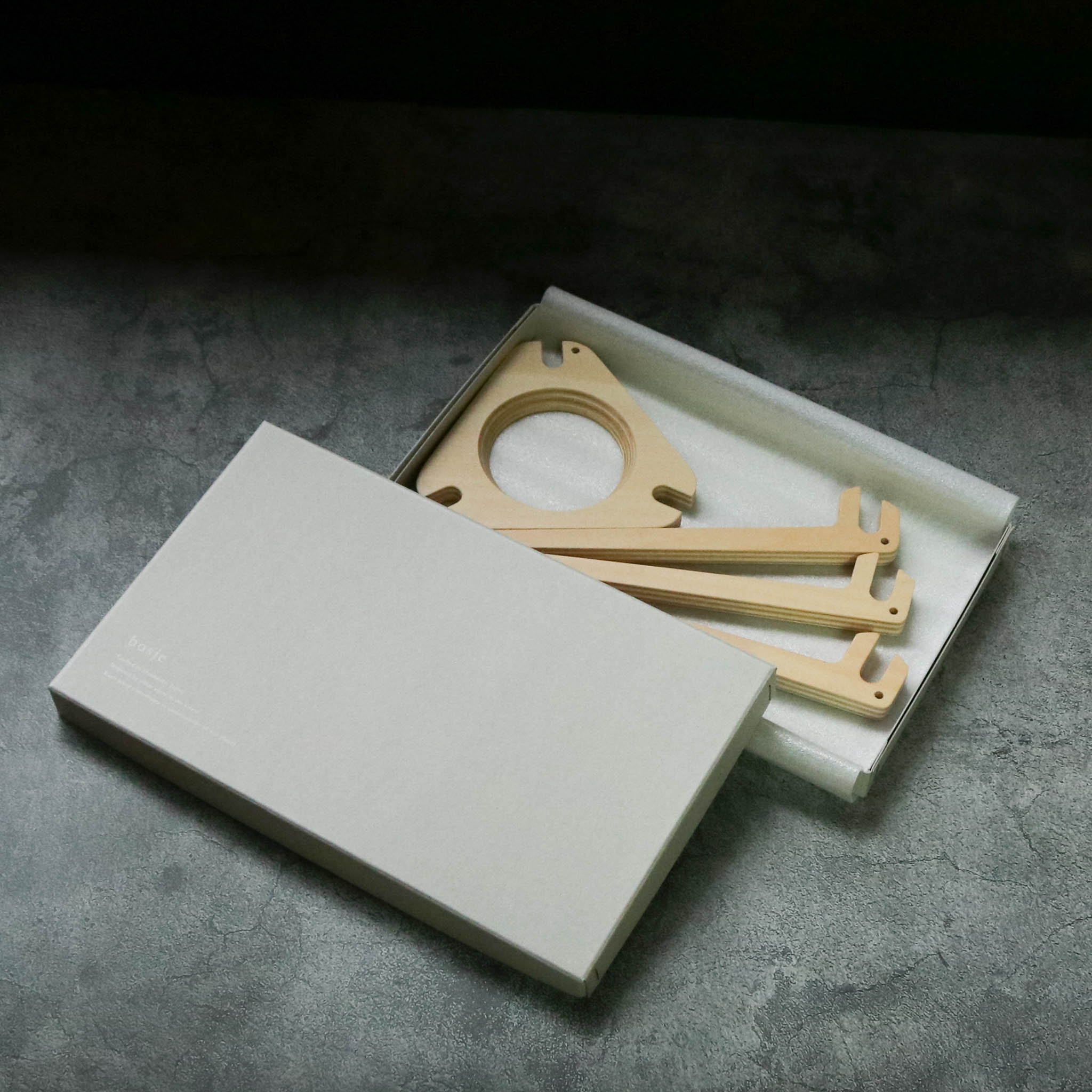 木工品 コーヒードリップ | tripod coffee dripper stand | snow white | PLYWOOD laboratory