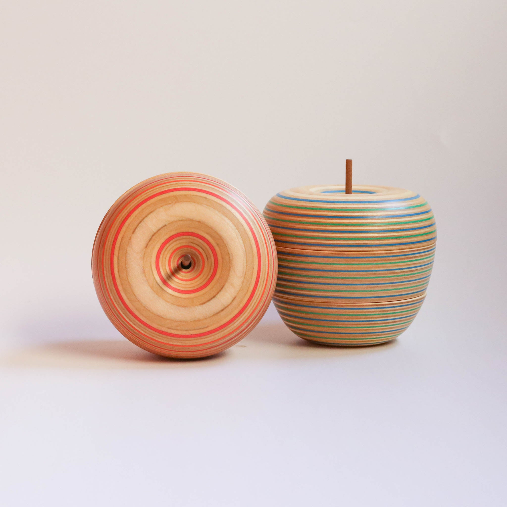 木工品 カードホルダー | ringo 2 | red-orange | PLYWOOD laboratory
