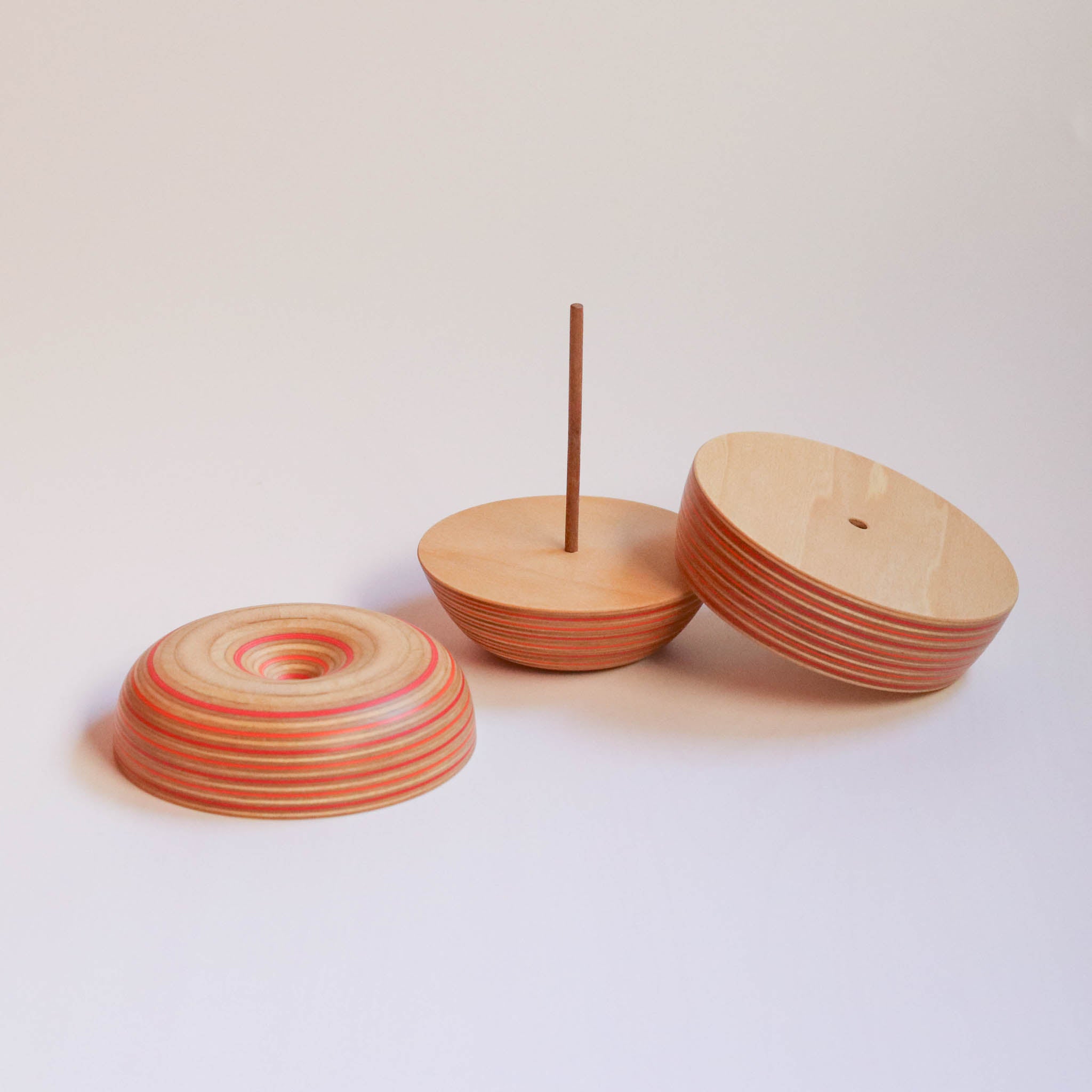 木工品 カードホルダー | ringo 2 | red-orange | PLYWOOD laboratory