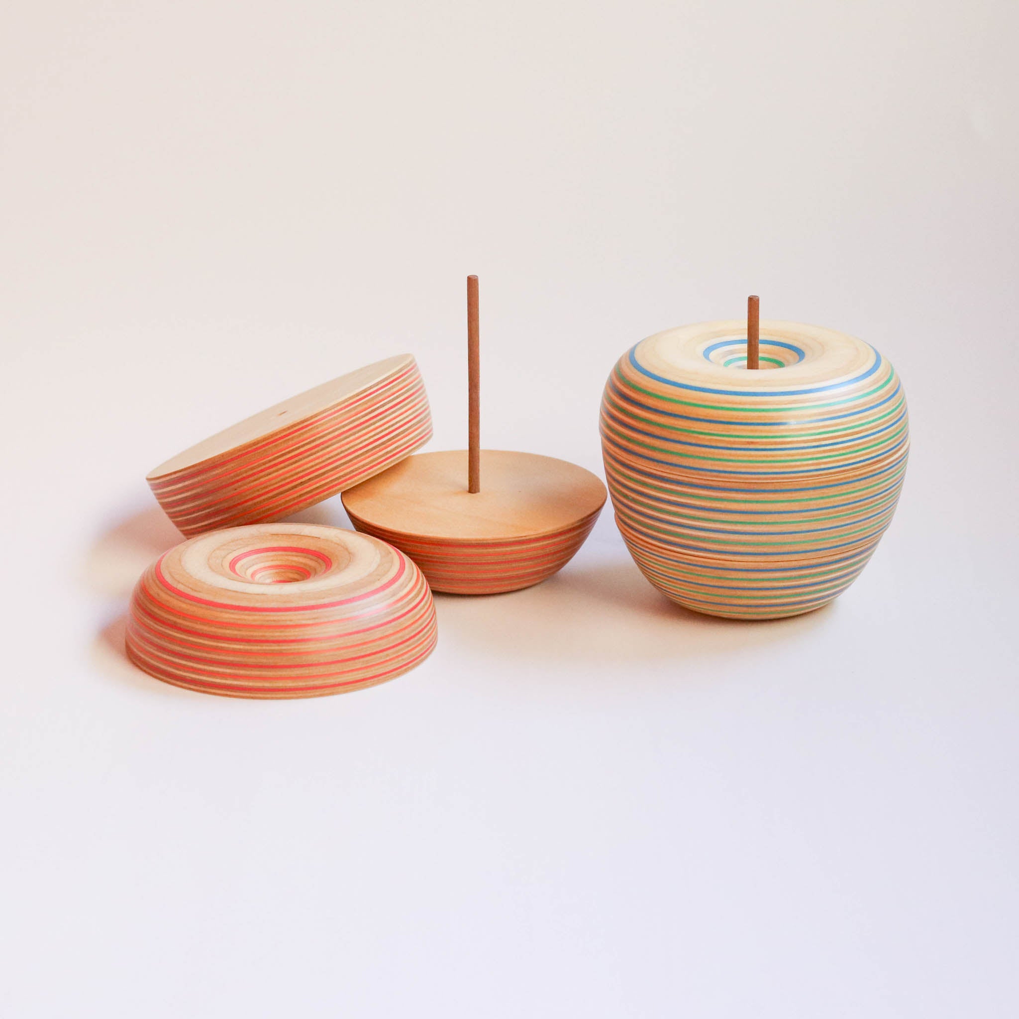 木工品 カードホルダー | ringo 2 | red-orange | PLYWOOD laboratory