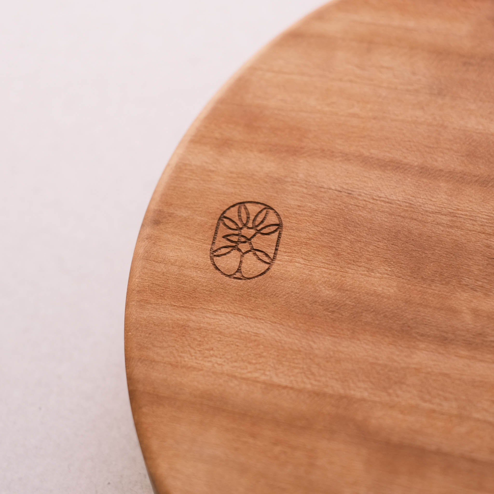 カッティングボード | 国産木 山桜 | 330×200×20ｍｍ | KINARI