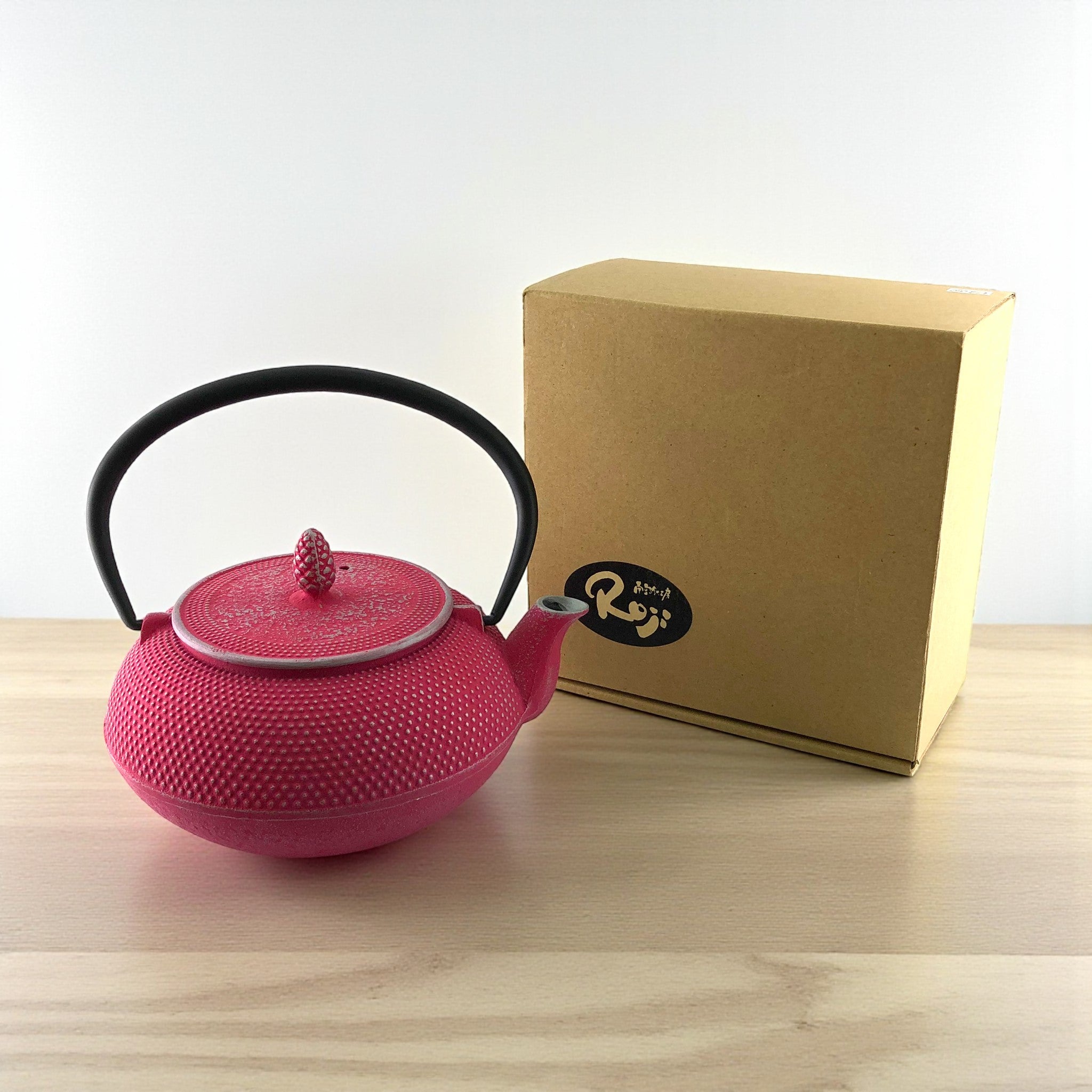 ピンク 鋳鉄 急須 岩鋳 日の丸 鉄急須 カラー 600ml 茶こし付き 藍花 南部鉄器