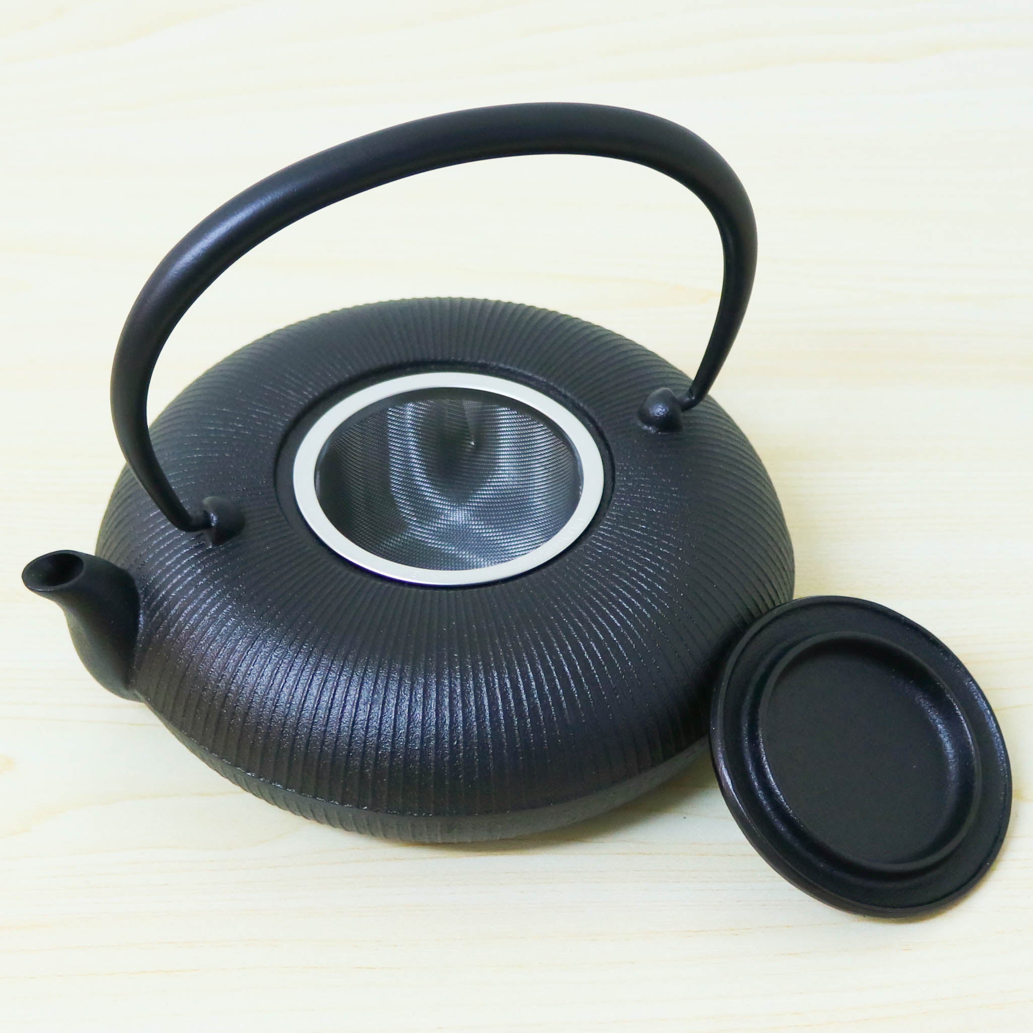 (株)及富　南部鉄器製 黒急須 ステンレスフィルター付き 南部鉄器 鉄瓶 急須 | 立目 0.8L | 黒 | 及富