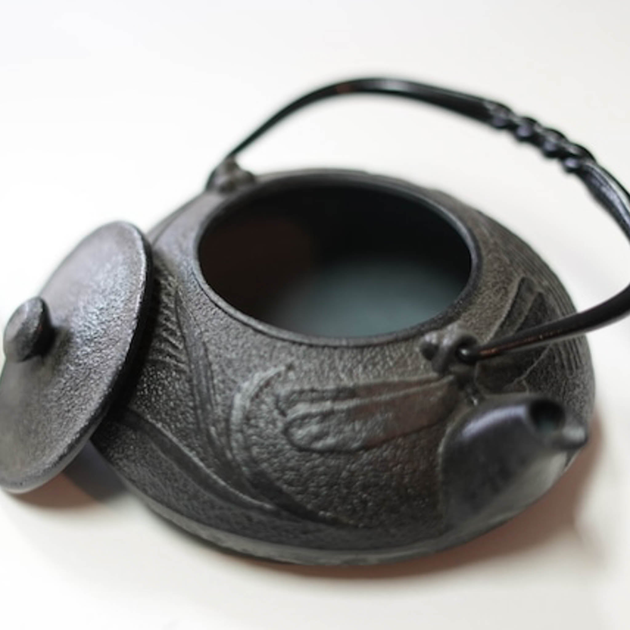 南部鉄器 鉄瓶 | 蜻蛉 0.5L | 黒 | 及富