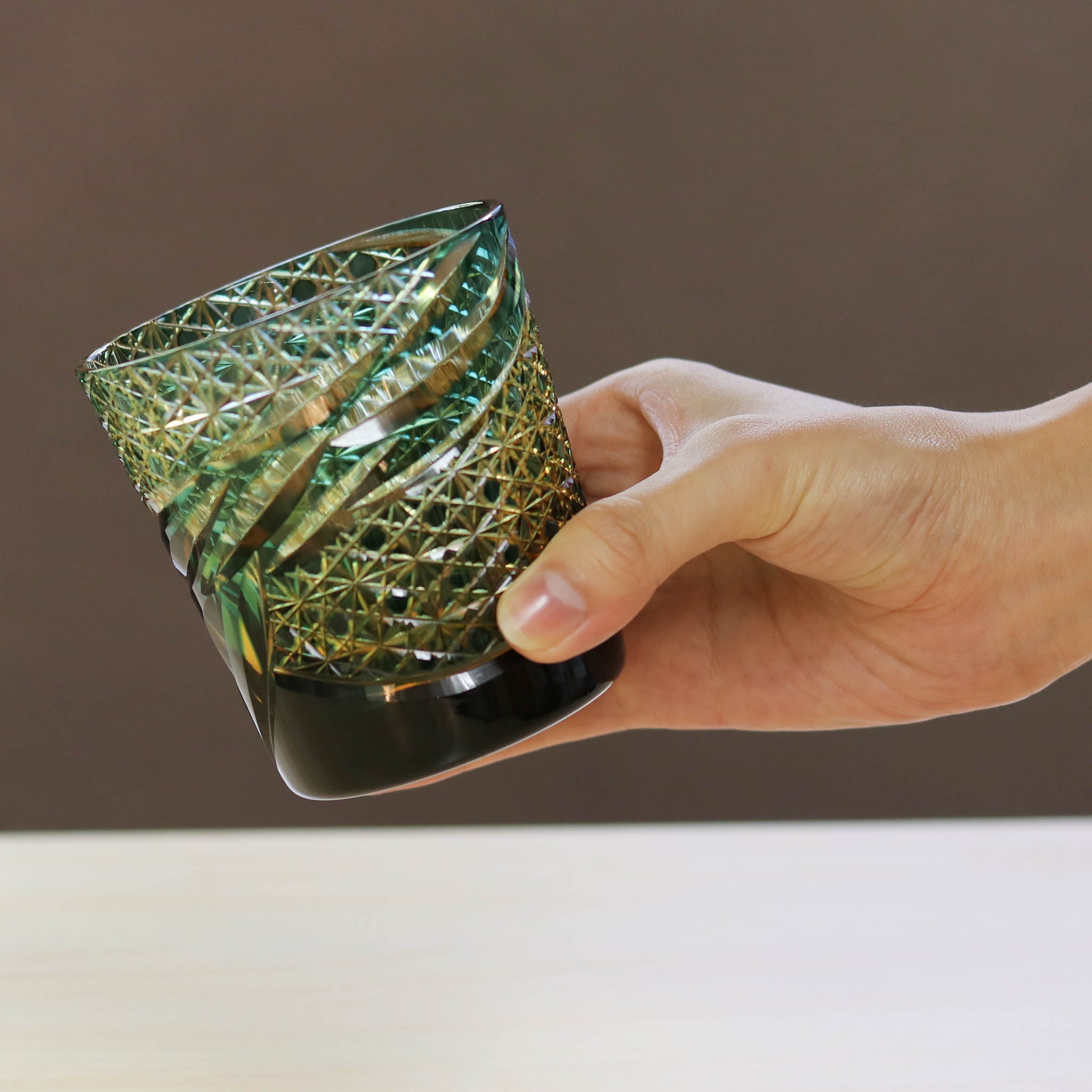 小樽切子 オールドグラス | 雅 | 緑琥珀 | 深川硝子工芸
