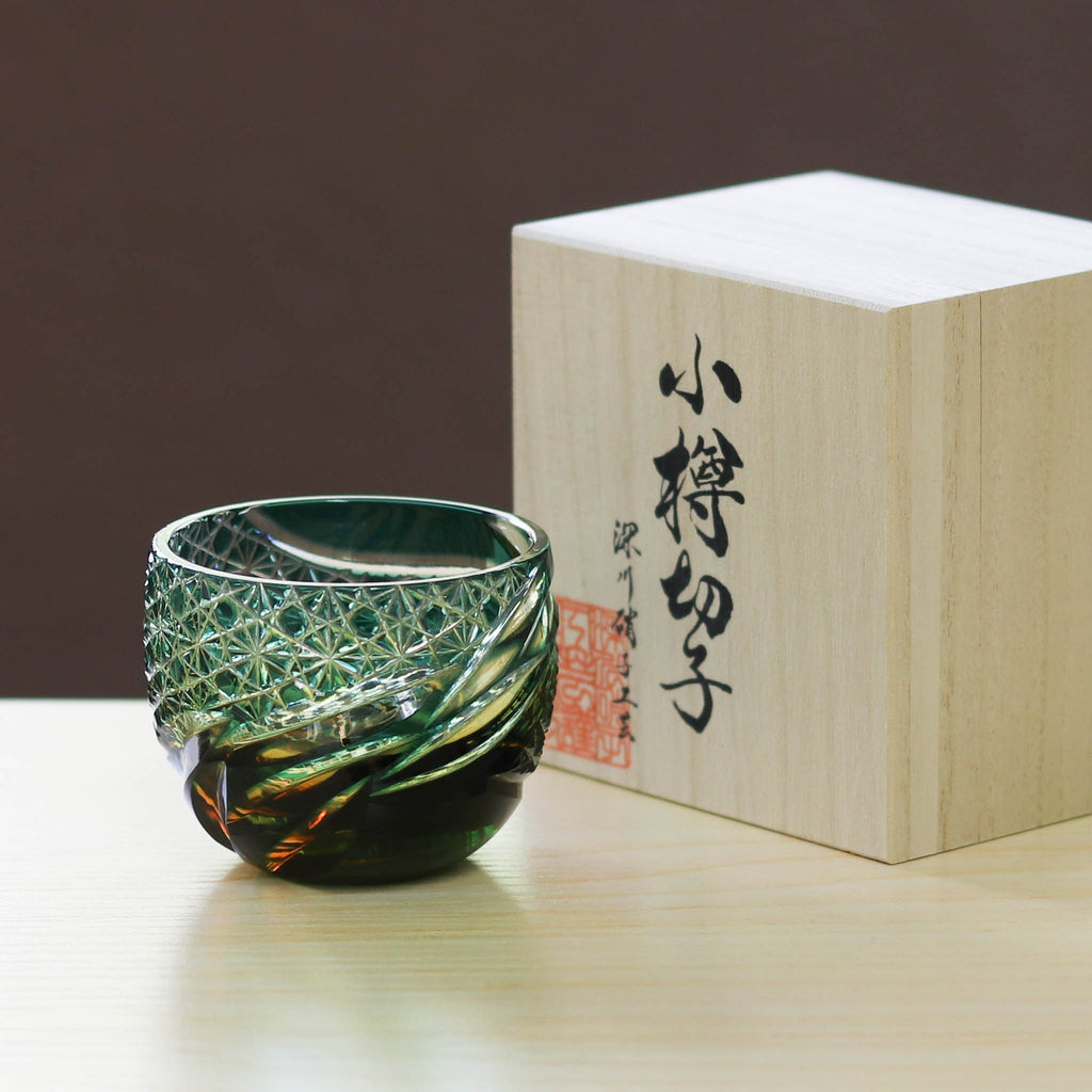 小樽切子 ぐい呑み | 雅 | 緑琥珀 | 深川硝子工芸
