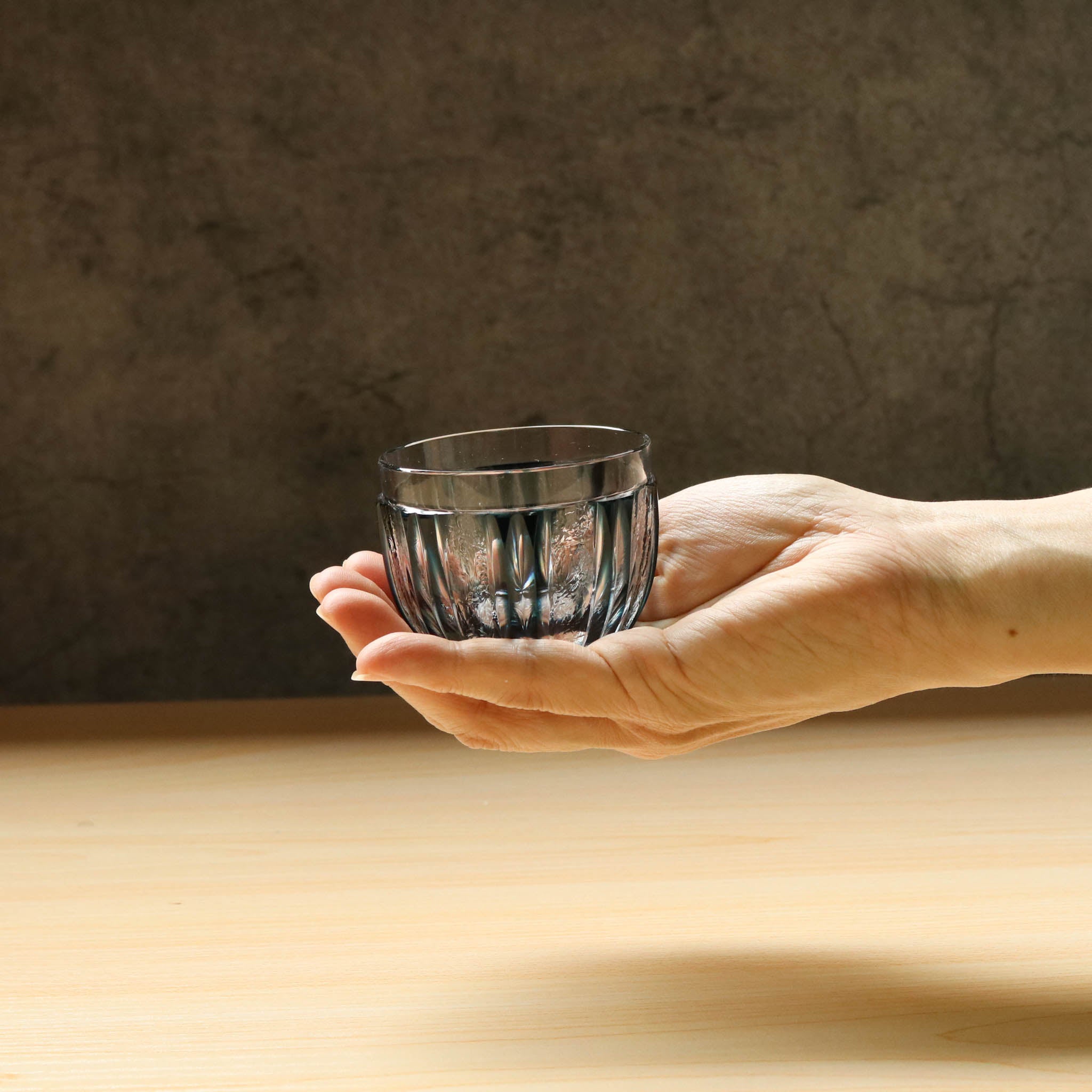 薩摩切子 にかわ猪口 | 藍 | 薩摩びーどろ工芸