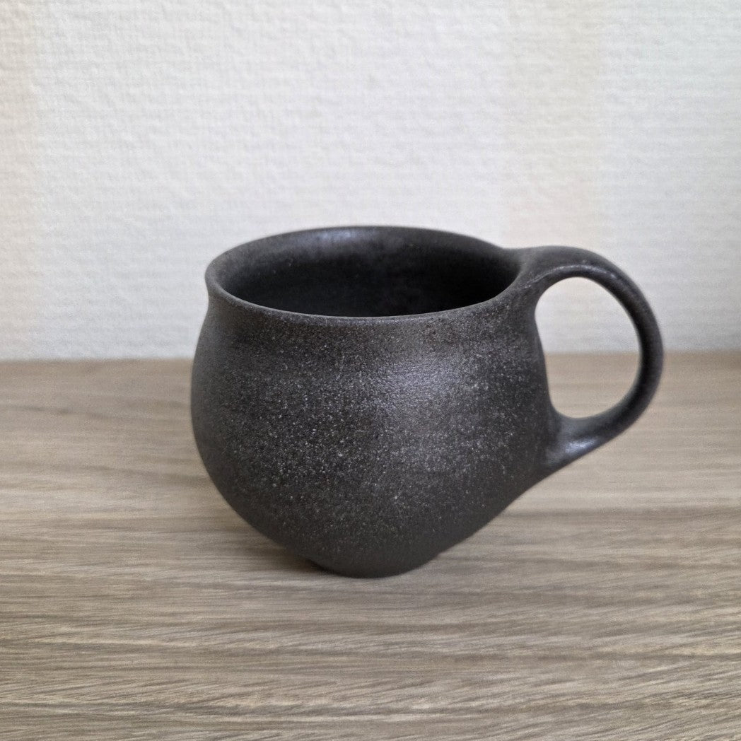珠洲焼｜無釉の美、灰黒の焼き物｜日本工芸堂公式
