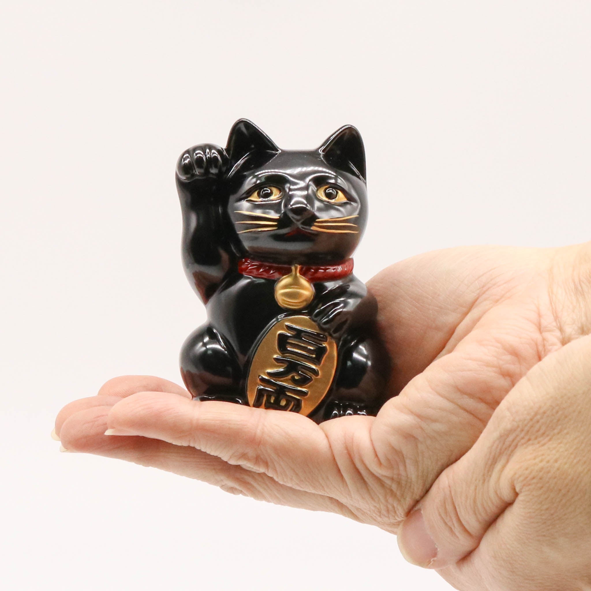 高岡銅器 | 招き猫 | 黒漆・金蒔絵仕上げ | 銀雅堂