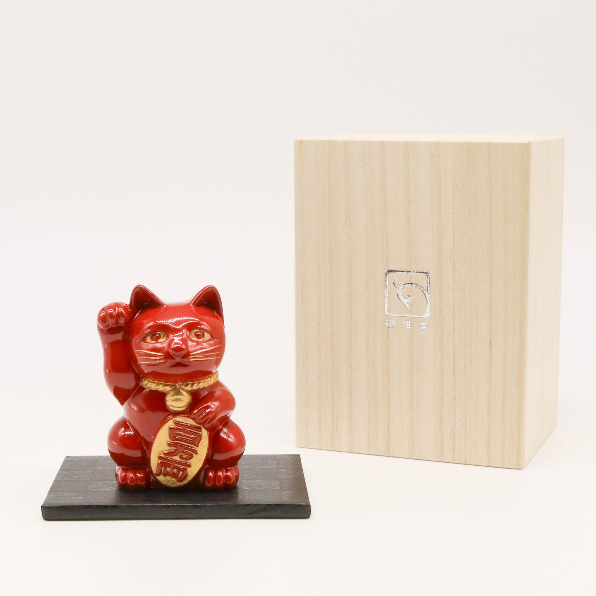 高岡銅器 | 招き猫 | 赤漆・金蒔絵仕上げ | 銀雅堂