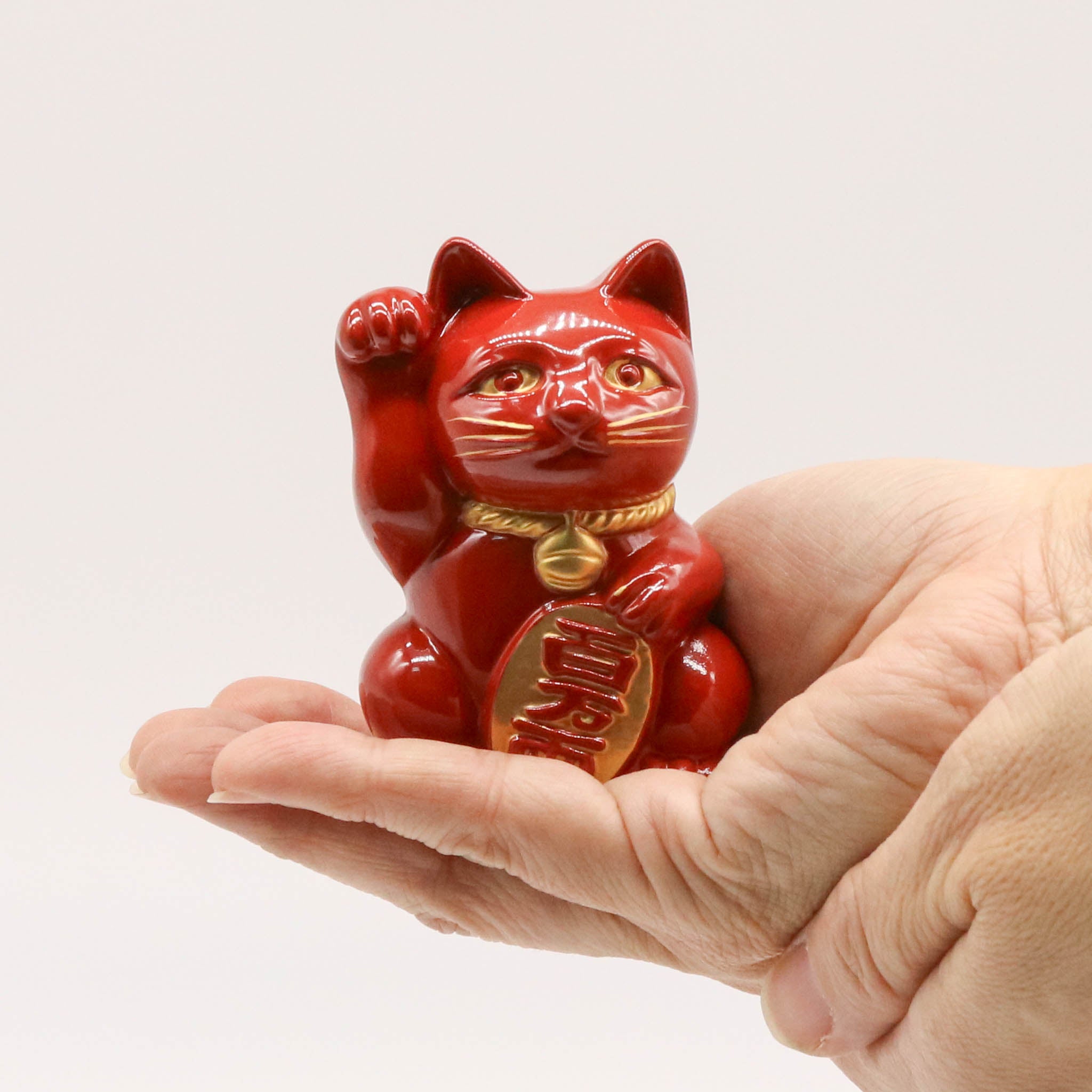 高岡銅器 | 招き猫 | 赤漆・金蒔絵仕上げ | 銀雅堂