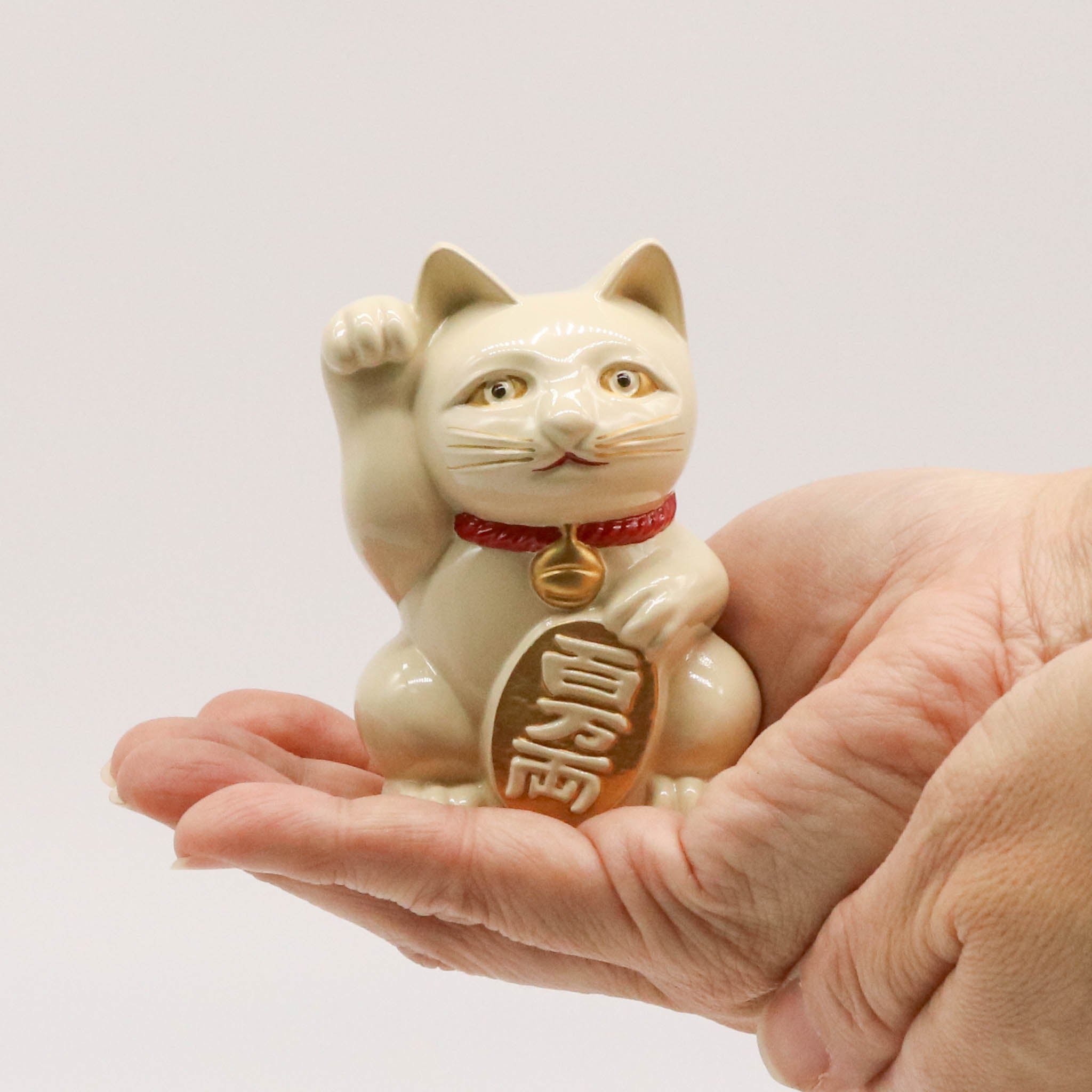 高岡銅器 | 招き猫 | 白漆・金蒔絵仕上げ | 銀雅堂