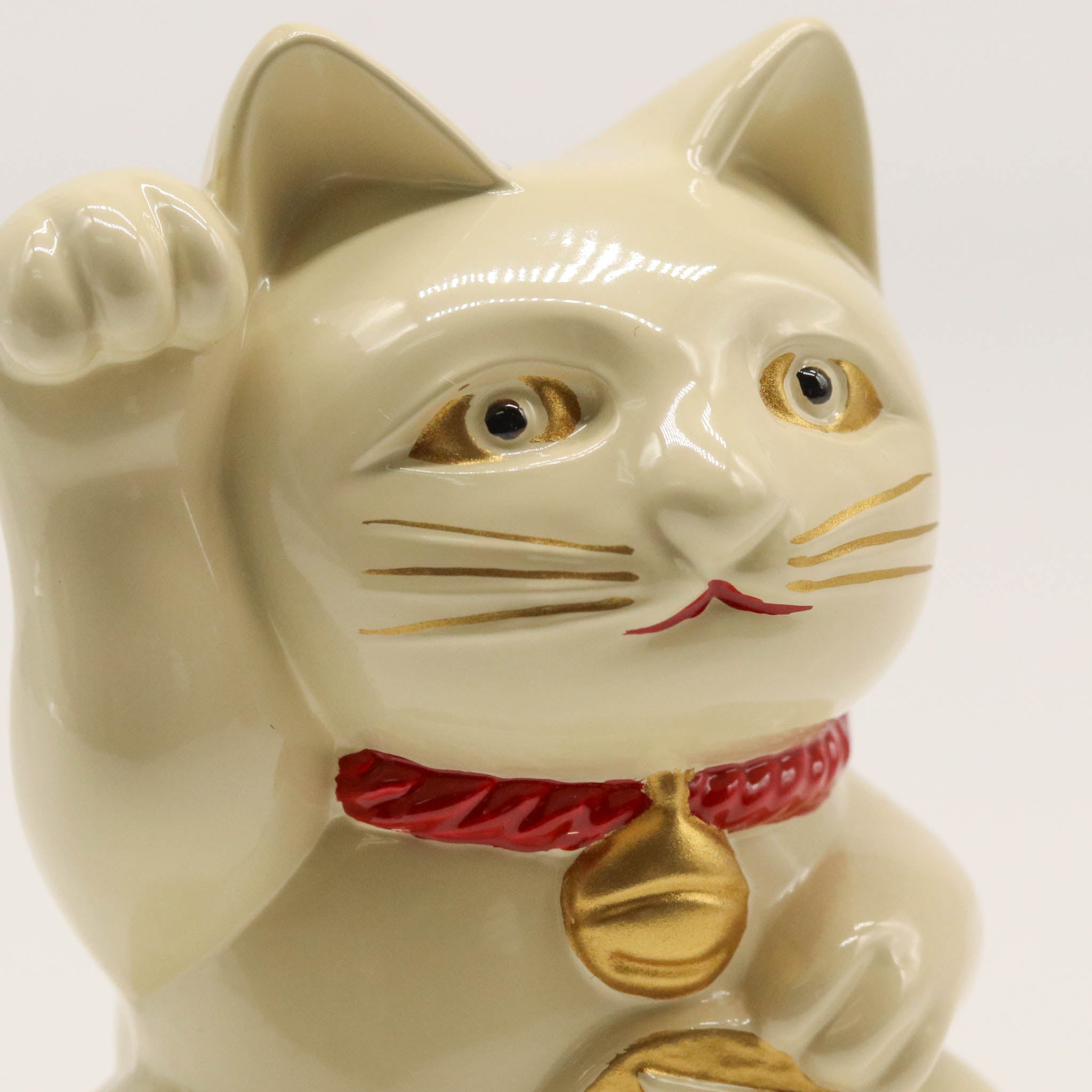 高岡銅器 | 招き猫 | 白漆・金蒔絵仕上げ | 銀雅堂