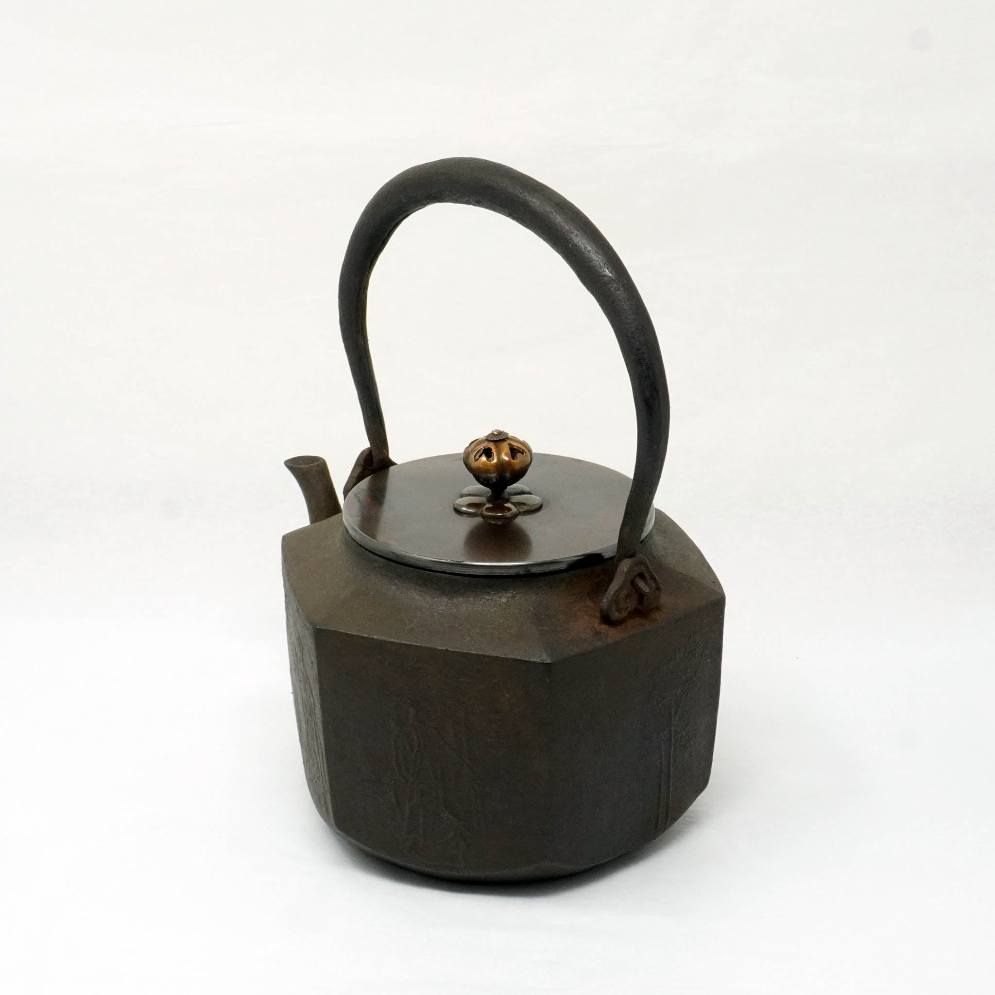 高岡銅器 鉄瓶 | 七賢人文亀甲 | 般若鋳造所