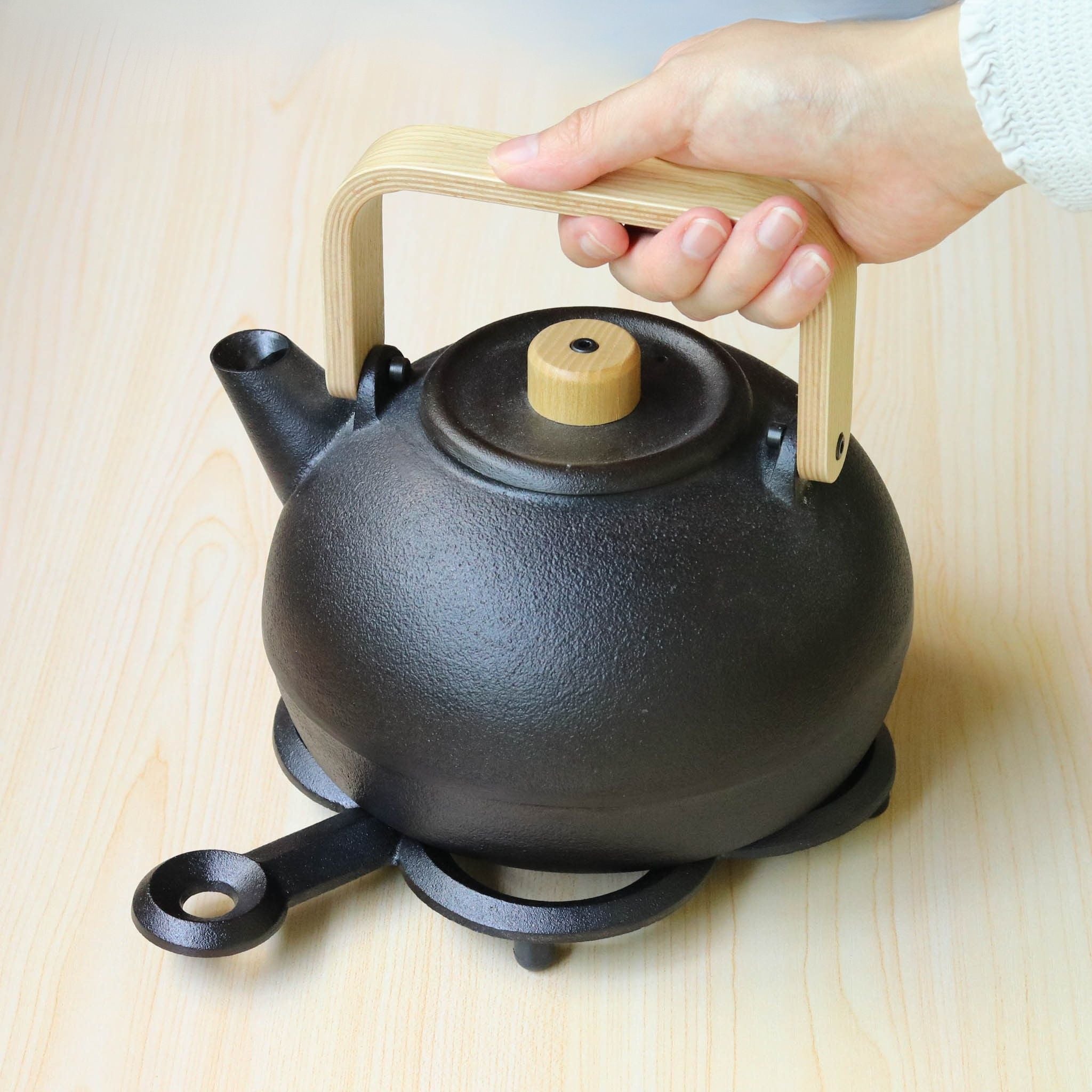 山形鋳物 鍋敷き | 四葉 | 鋳心ノ工房