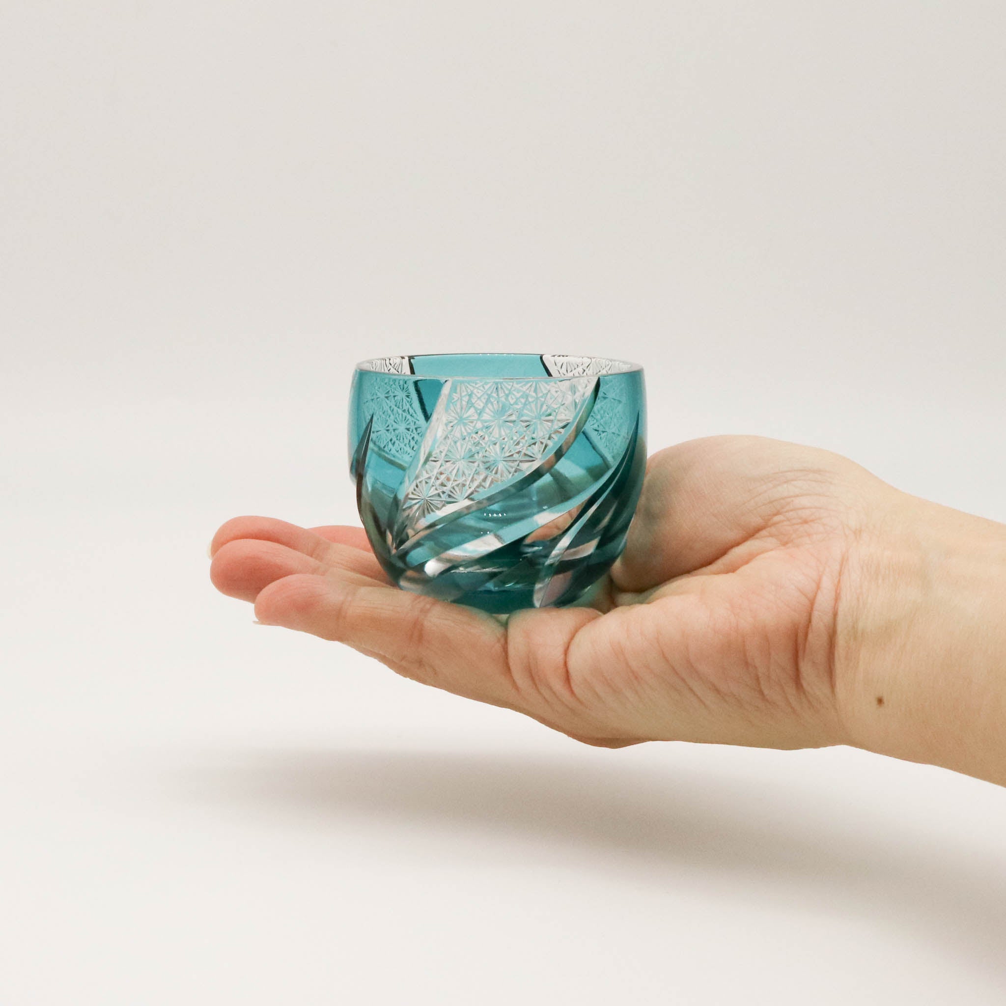 江戸切子 ぐい呑み |  homura 焔 | 緑 | haku硝子