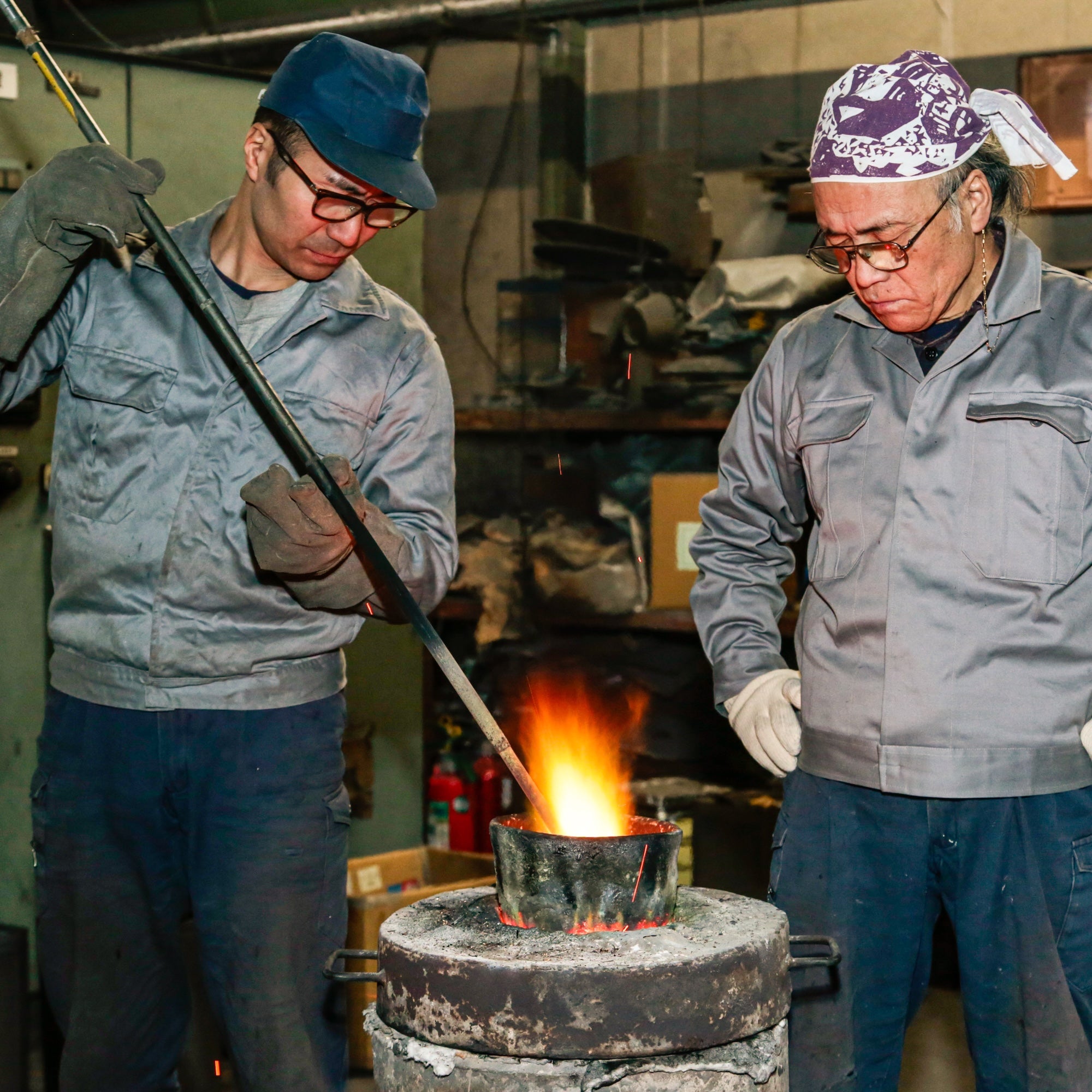 高岡銅器 鉄瓶 | 丸形 | 筋目楓地紋 | 般若鋳造所