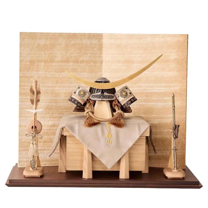 兜飾り | 天賦の兜 三日月 | 砂紋の飾り | 鈴甲子 雄山