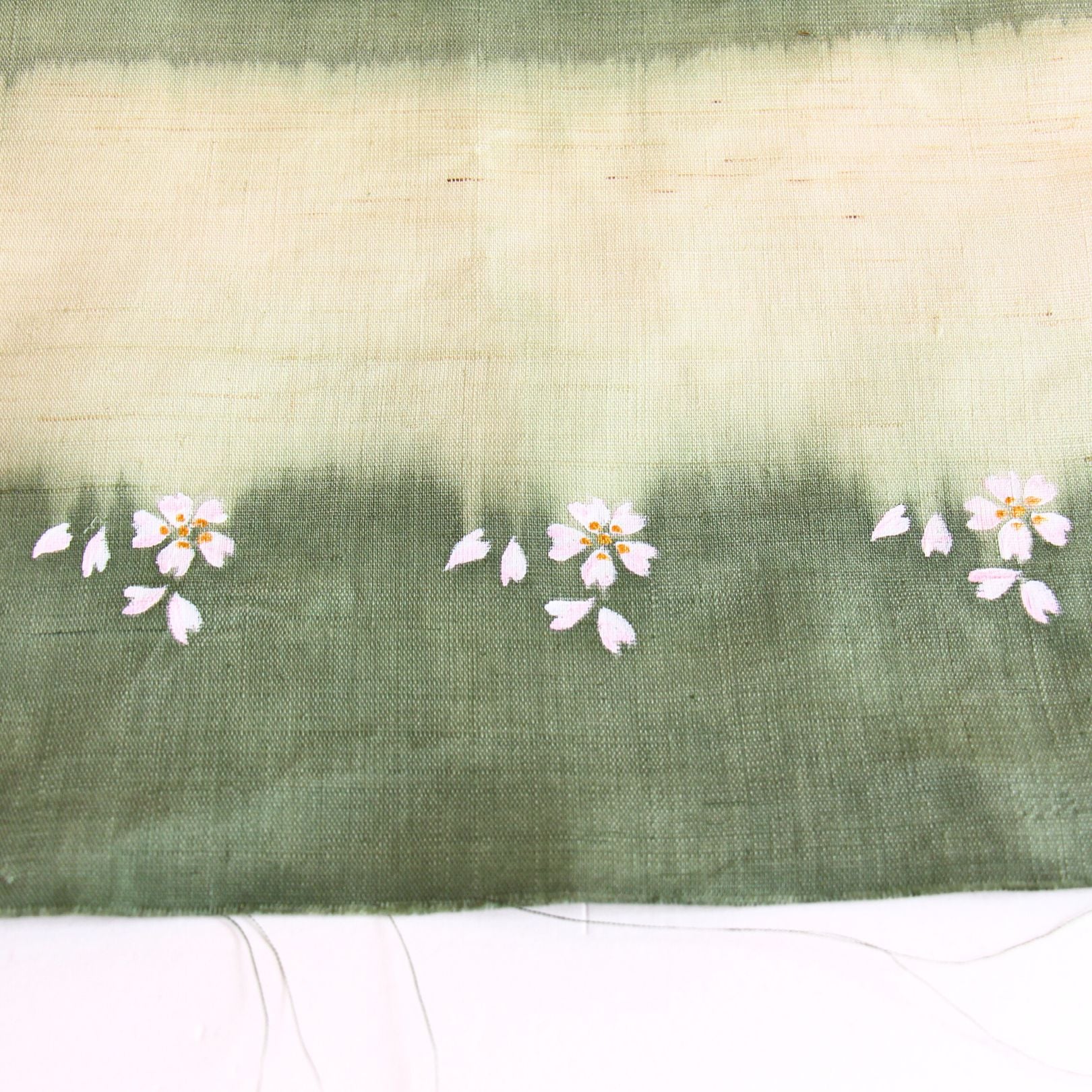 雛人形セット 草木引染め | 桑の葉 × 桑の葉 | 照明付き オーバルグリーン台 | 工房 縫nui【26/1/10以降順次配送】