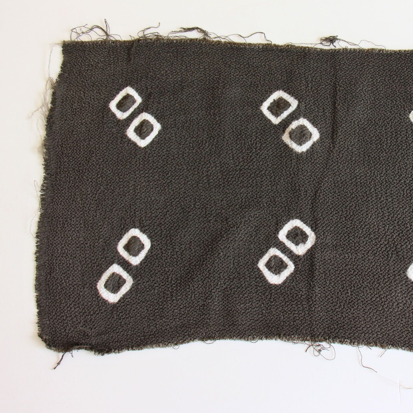 雛人形セット 草木絞り染 | ざくろ × 茜 |  屏風 うずグリーン | 工房 縫nui【26/1/10以降順次配送】