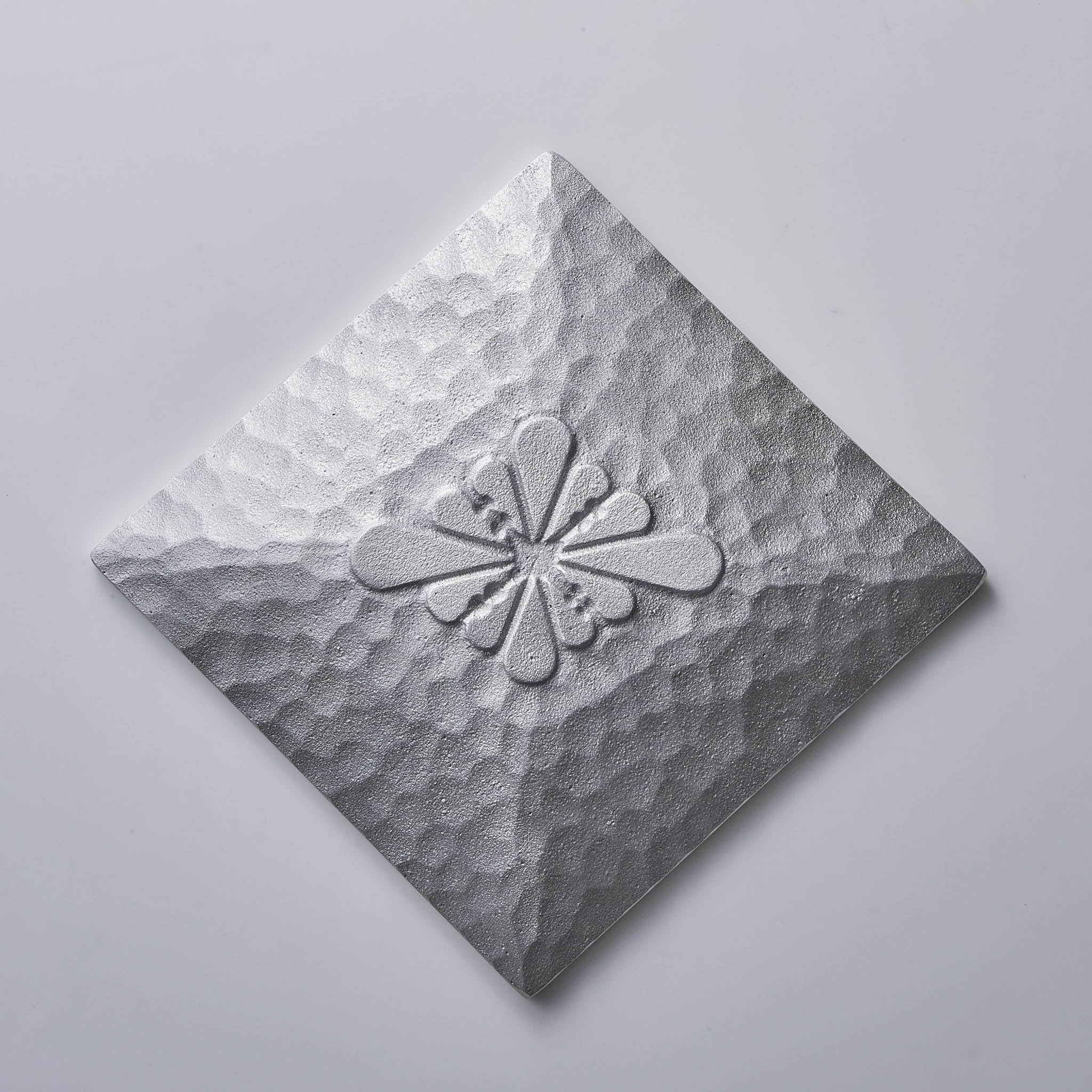鋳物 剣山・水盤セット | 針のない剣山 Voronoi | Kamahachi plate S・L | 金森合金