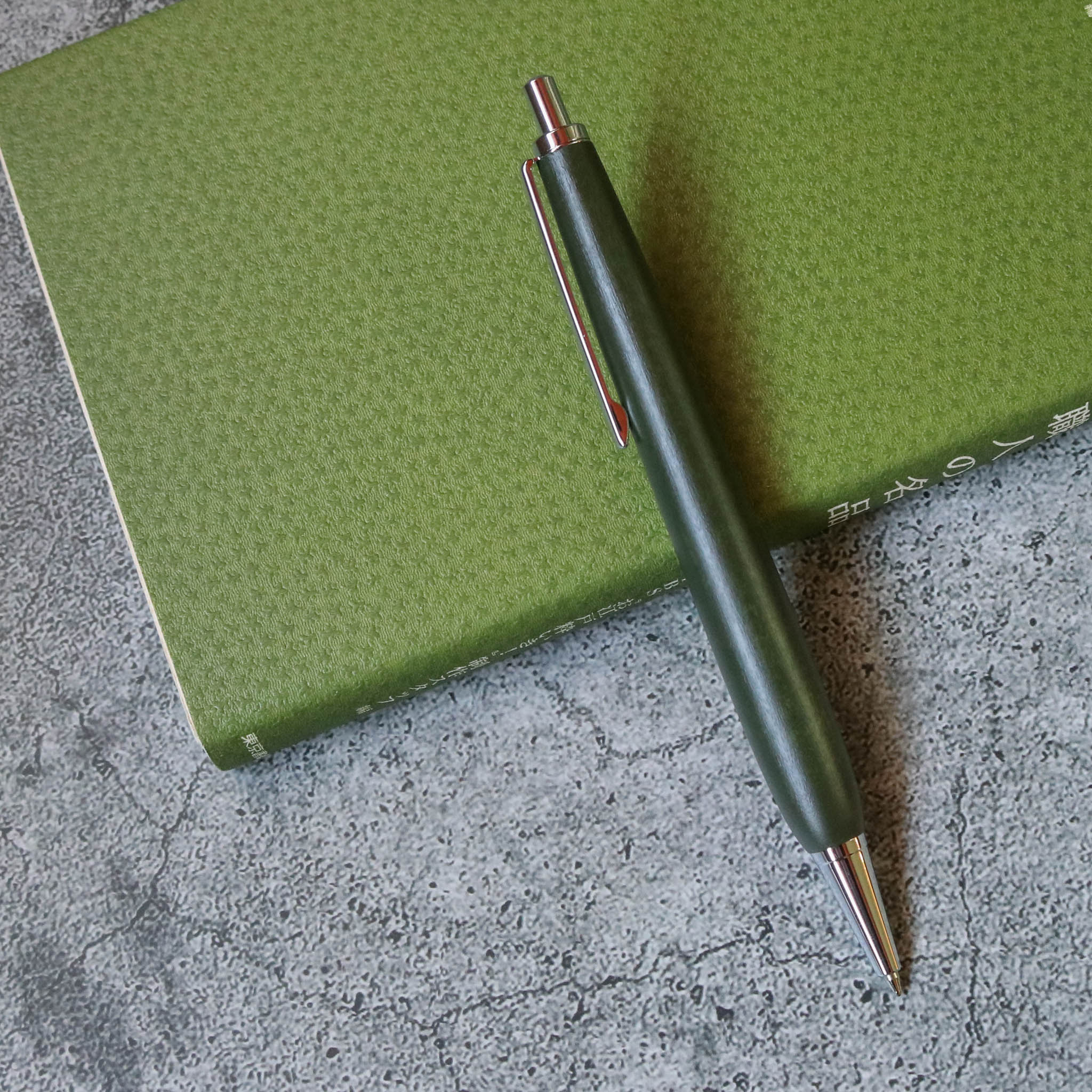 漆 ボールペン | NIVI PEN | 深緑 | 辻田漆店