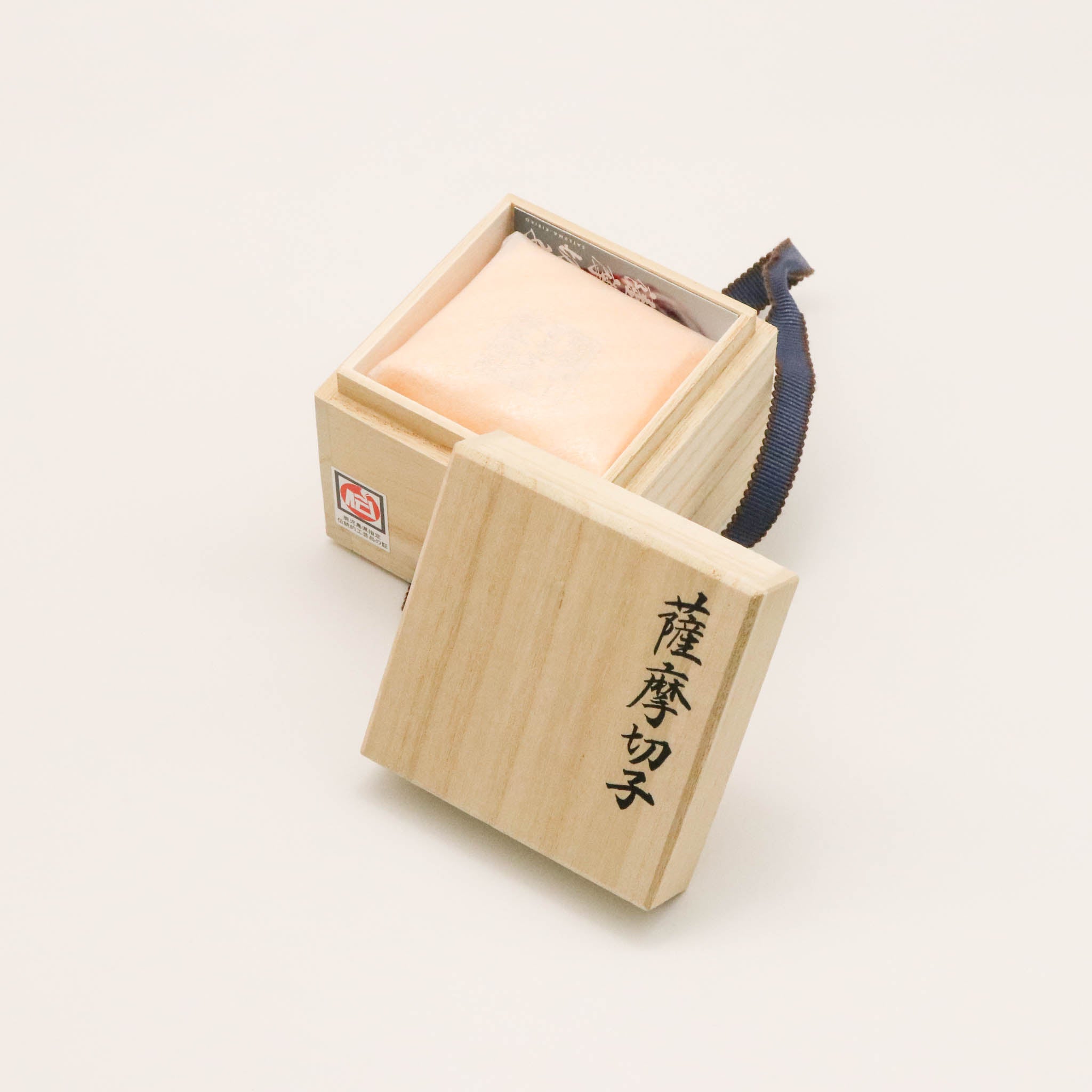 9/23AMまで出品　薩摩切子　冷酒おちょこ(木箱もセットでお送り) 薩摩切子 冷酒おちょこ | 伝匠猪口 小 | 緑 | 薩摩びーどろ工芸