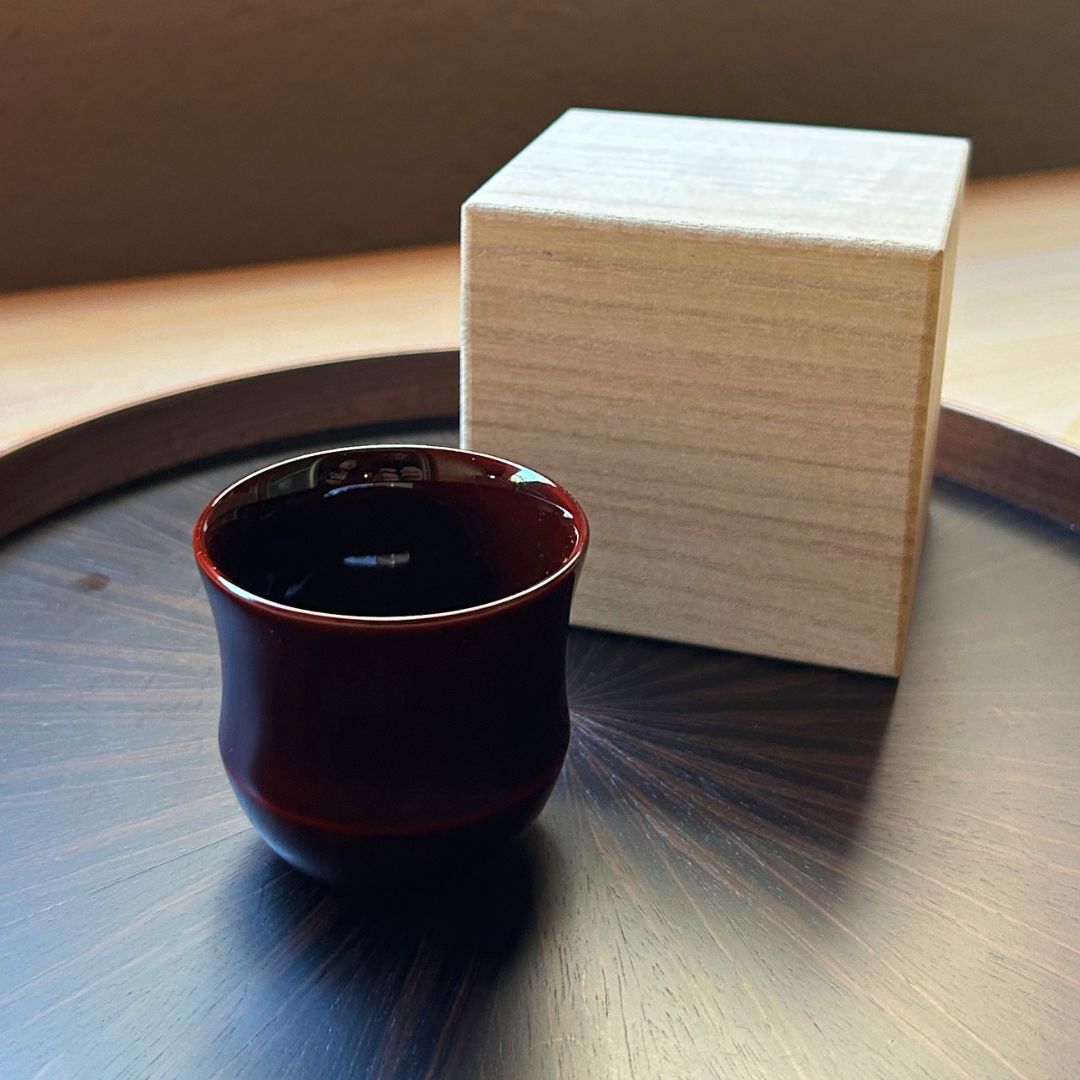 輪島塗 ぐい呑み | ほたるいか | 蒔絵 朱溜 | 八井漆器本店