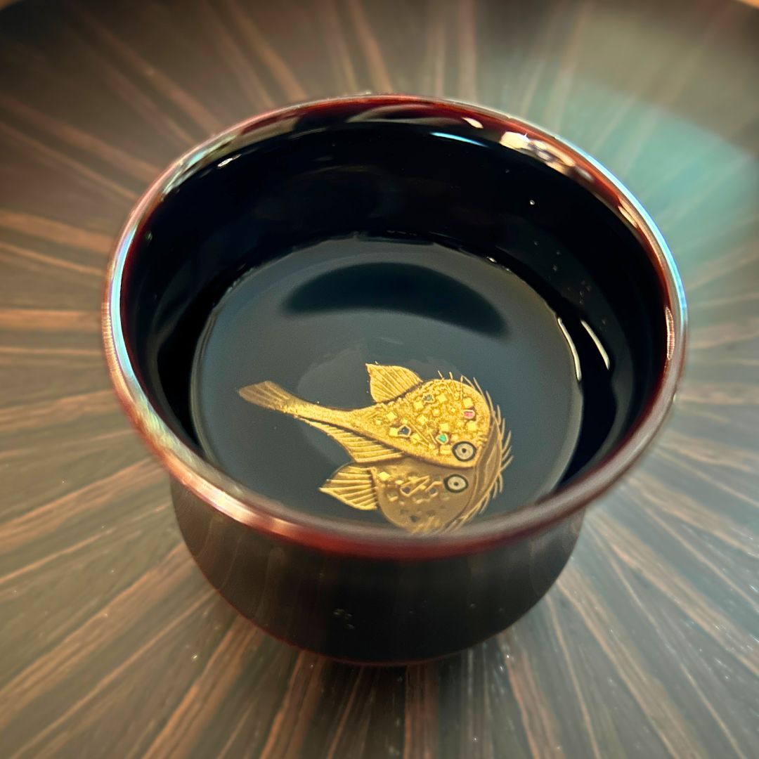 輪島塗 ぐい呑み | あんこう | 蒔絵 黒溜 | 八井漆器本店