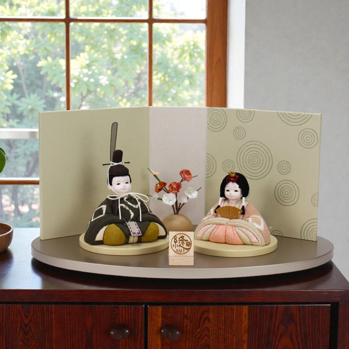 い草製 ケヤキ塗り人形用飾り台 約74cm x 47cm 工房 縫nui｜草木染め雛人形・千葉鎌ケ谷の手仕事｜日本工芸堂